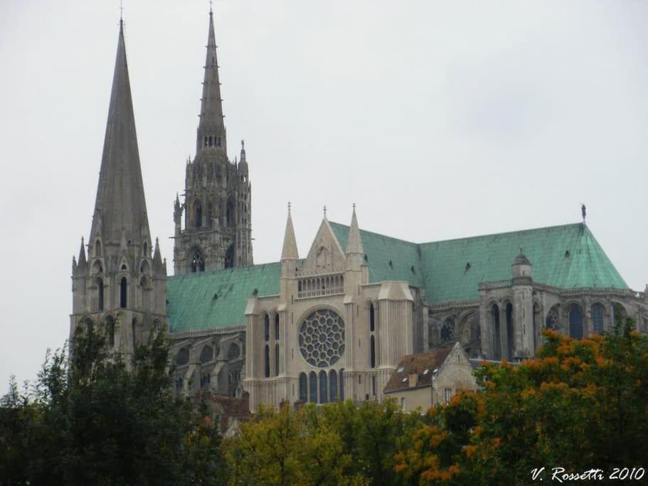 Charmant Studio A Deux Pas De La Cathedrale Chartres Zewnętrze zdjęcie