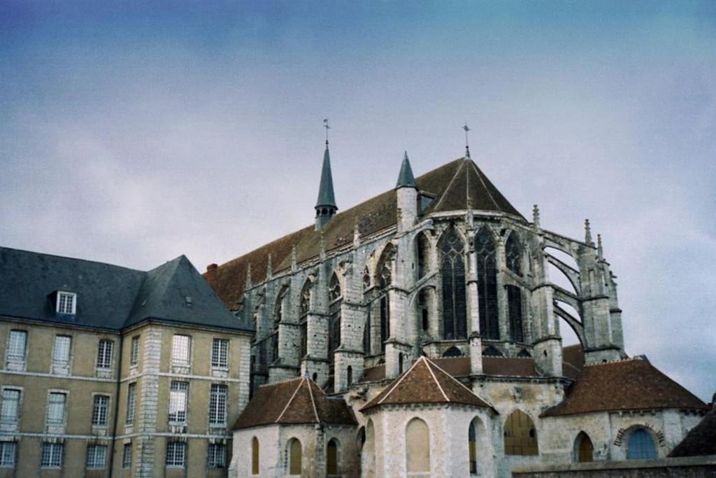 Charmant Studio A Deux Pas De La Cathedrale Chartres Zewnętrze zdjęcie